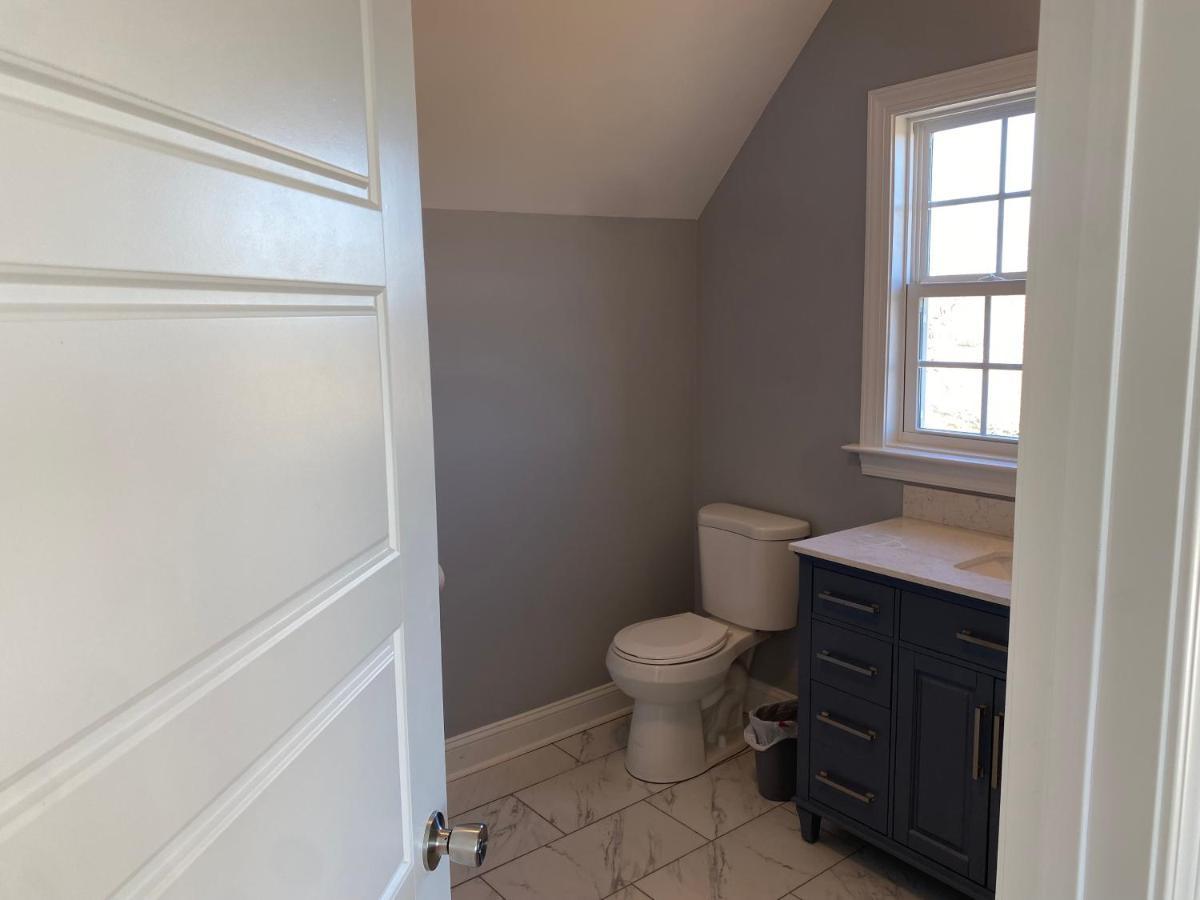La Casa Grande Hosting Apartment Whitsett Bagian luar foto