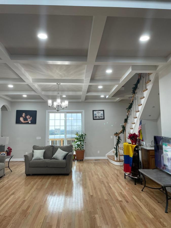 La Casa Grande Hosting Apartment Whitsett Bagian luar foto