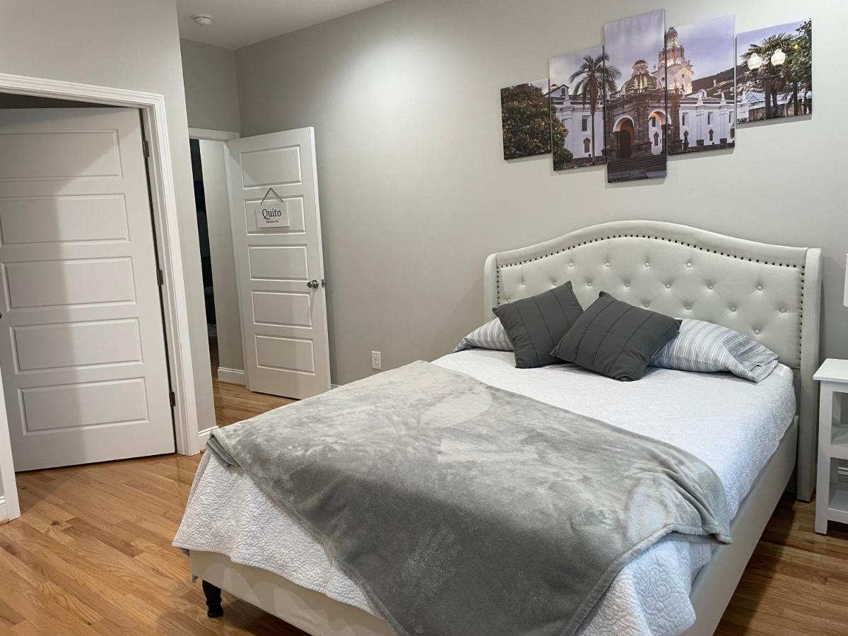 La Casa Grande Hosting Apartment Whitsett Bagian luar foto