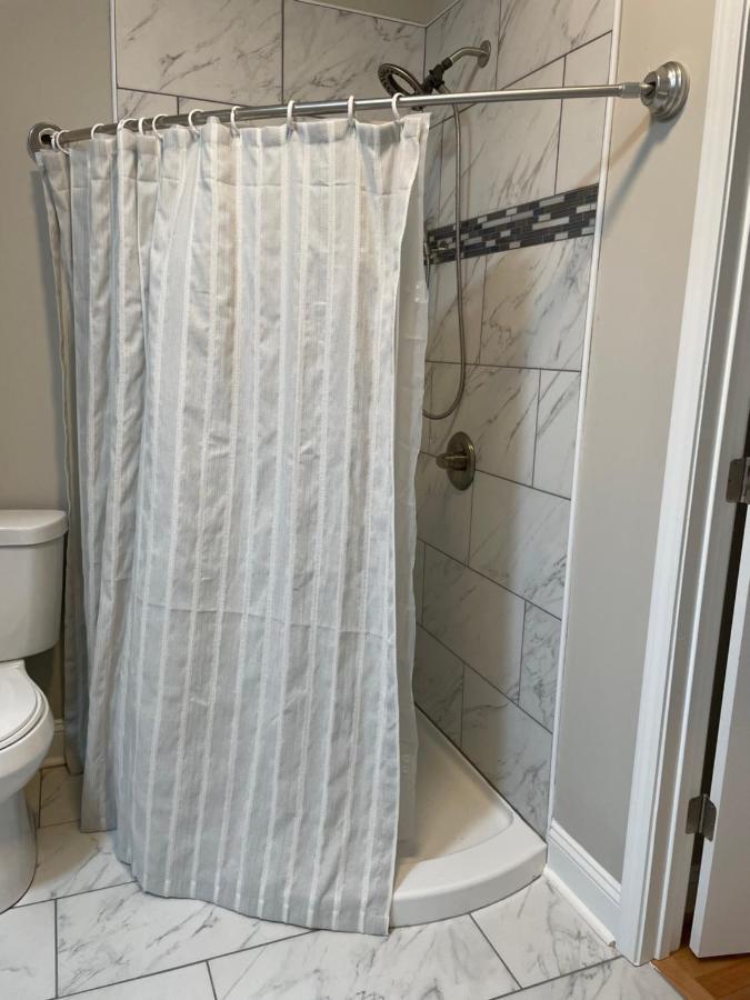La Casa Grande Hosting Apartment Whitsett Bagian luar foto