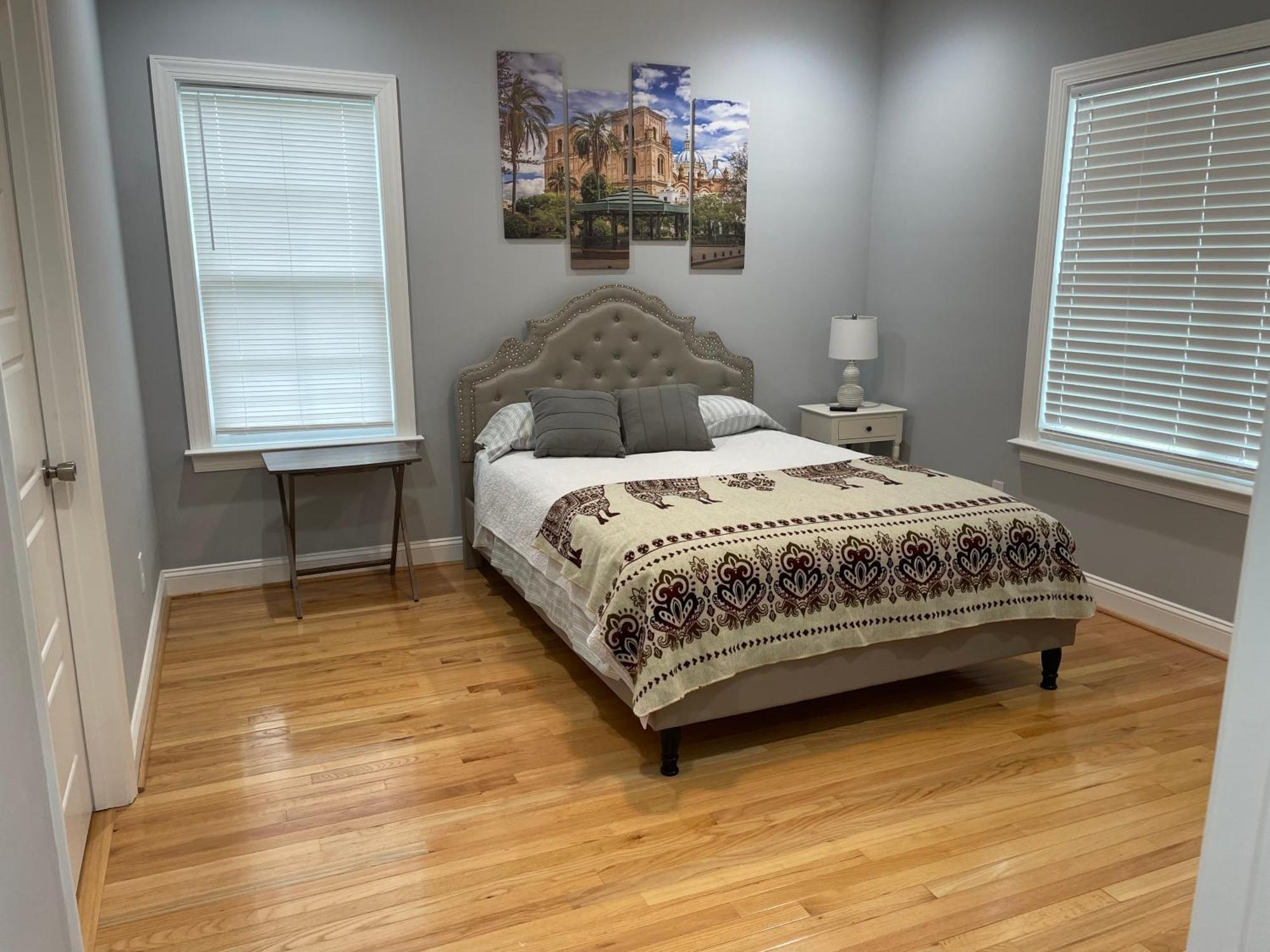 La Casa Grande Hosting Apartment Whitsett Bagian luar foto