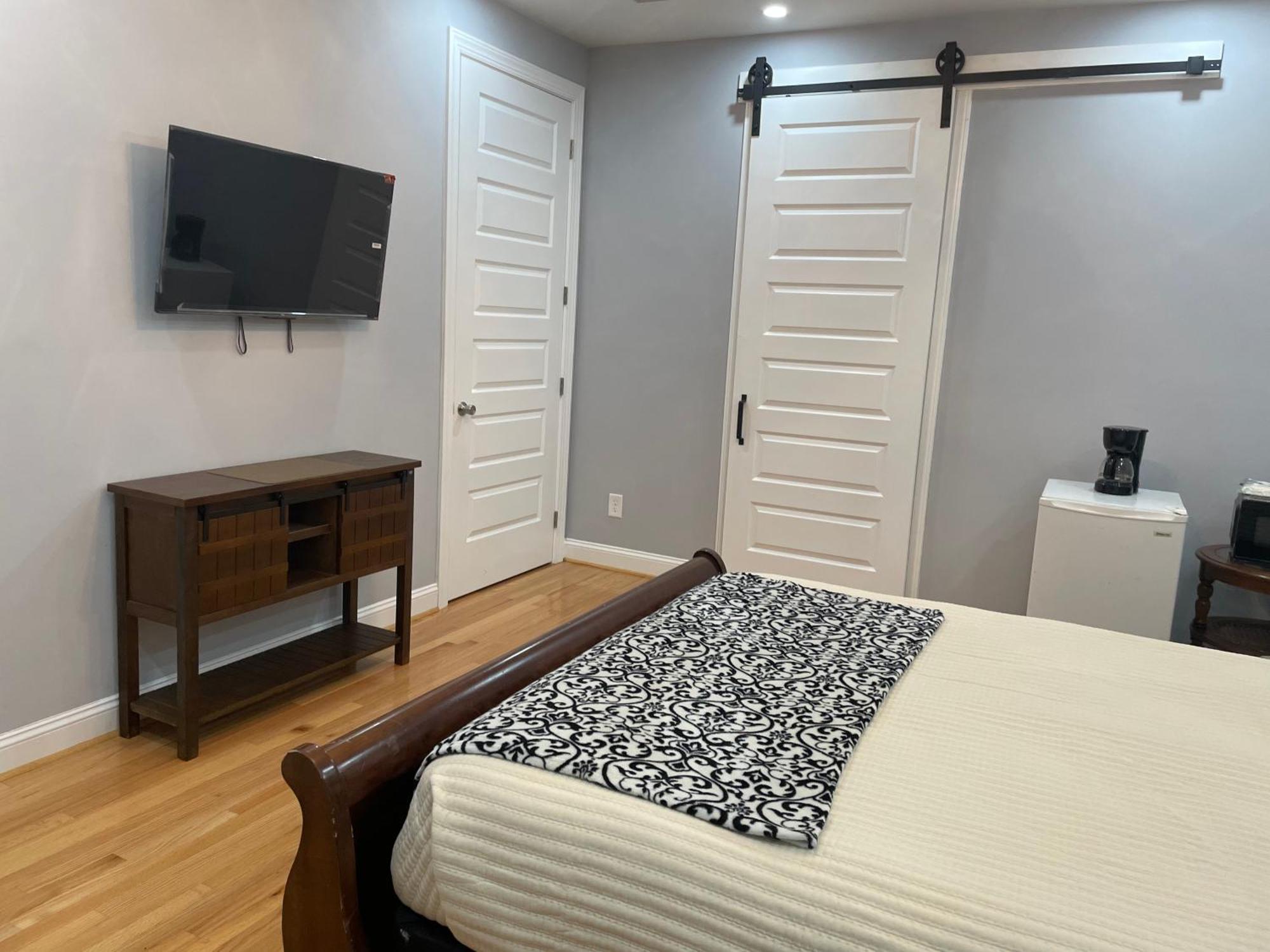 La Casa Grande Hosting Apartment Whitsett Bagian luar foto