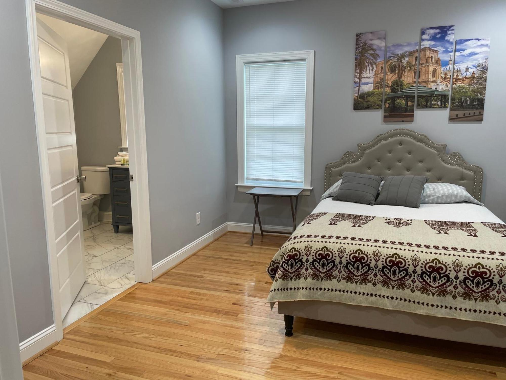 La Casa Grande Hosting Apartment Whitsett Bagian luar foto