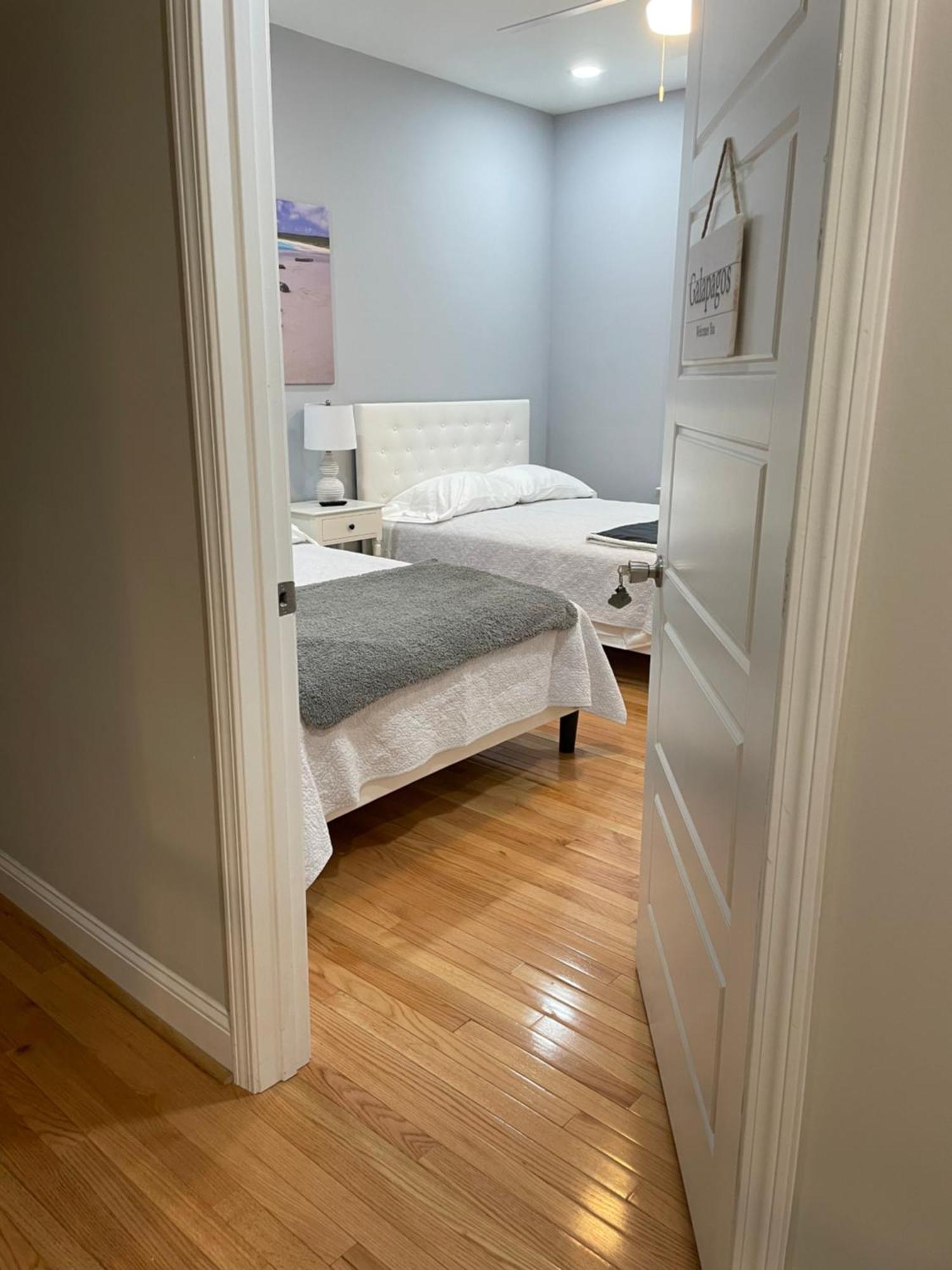 La Casa Grande Hosting Apartment Whitsett Bagian luar foto